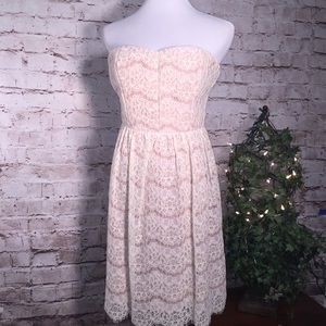 Gorgeous Strapless Lace Dress